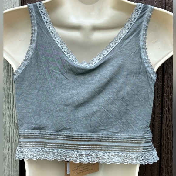 POL Ice Gray Lace Trim Cropped Tank Top/Bralette - NWT - Size Small! - Picture 7 of 10